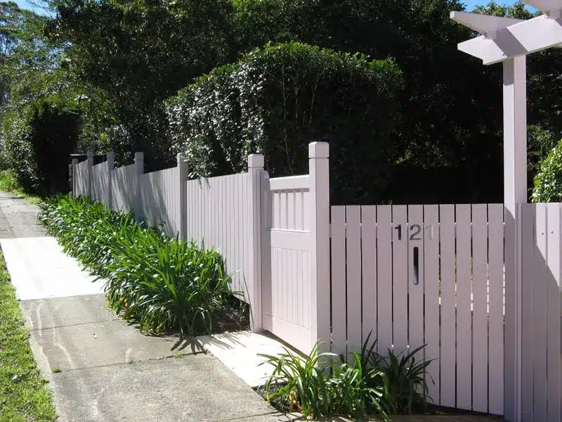 Classic style gate with picket fence panels