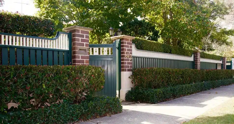 Classic gate with Classic style fence panels