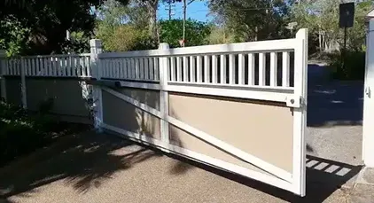 no swing 34 - Craft in Wood | Timber Gates and Fences, Hornsby, Sydney